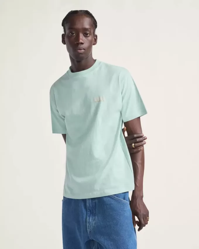 Catchin Waves T-shirt Catchin Waves T-shirt