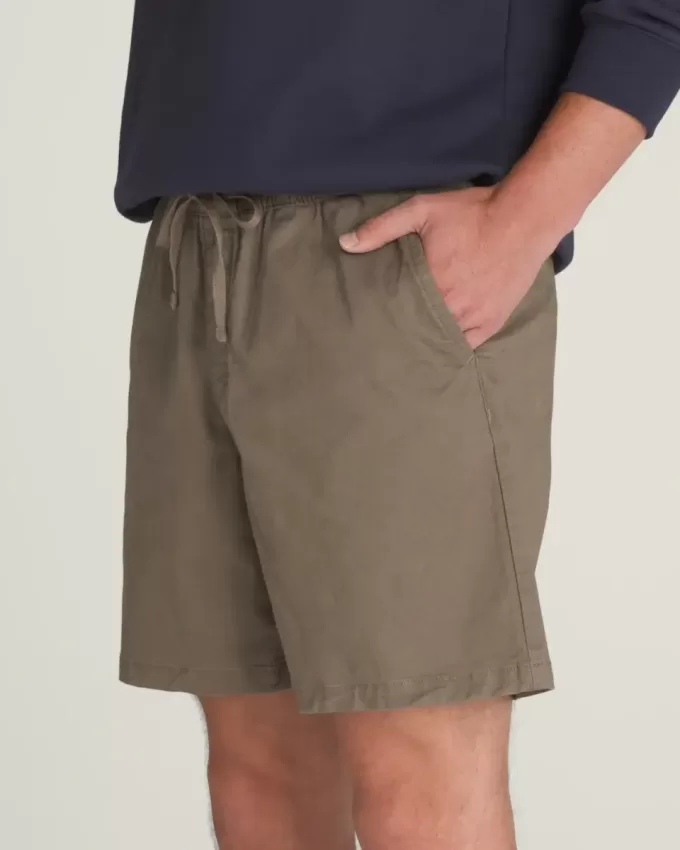 Sortiment avslappnade elastiska 18-tumsshorts Sortiment avslappnade elastiska 18-tumsshorts