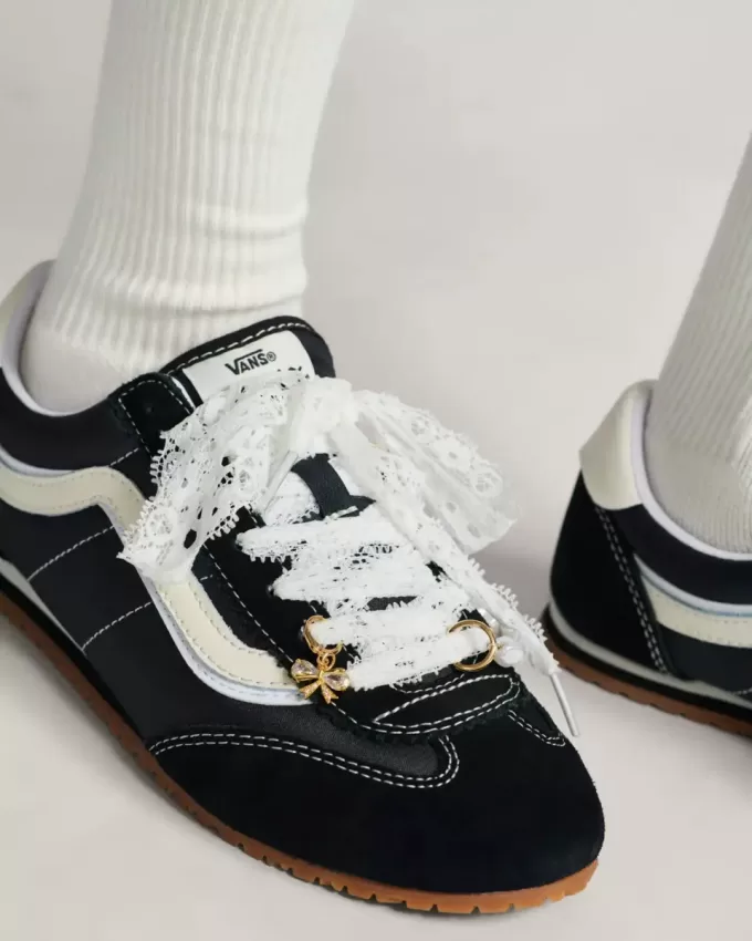 Vans Pearl and Lace Shoe Charm Set
